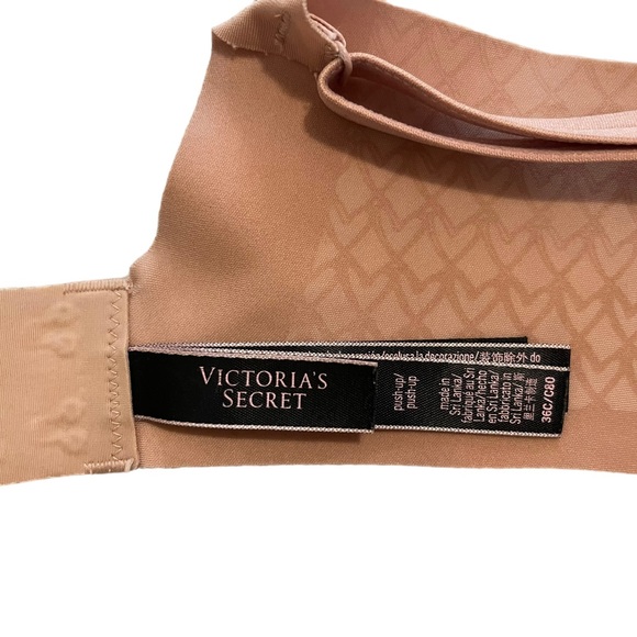 Victoria Secret Push-Up Bra NWOT 36C - Picture 4 of 4